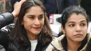 Sakshi Malik Supports Vinesh Phogat in WFI Dispute Over Comeback Rules