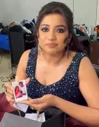 Shreya Ghoshal Gets Emotional Over Mother's Day Surprise from Team
