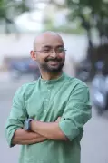 Tendu Leaf Collector's Son Becomes IFS Officer with AIR 91