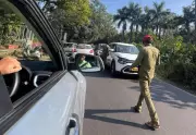 Tourists protest unfair toll collection at Panchgani checkpost on way to Mahabaleshwar