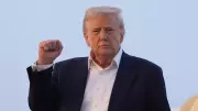 Trump Defends AI Amid Tech Layoffs, Says It's 'Amazing' for US Economy