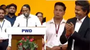 Vijay's Gesture for 78-Year-Old Ka Sengottaiyan Steals Spotlight at Tamil Nadu Swearing-In