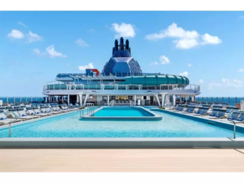 12 Selfie-Worthy Spots on Norwegian Luna Cruise Ship Before First Port