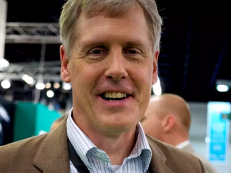 1975: Steve Sasson invents first portable digital camera at Kodak