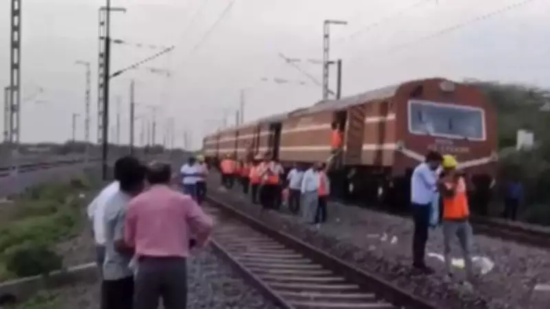 4 killed jumping off train after fire rumour in Madhya Pradesh