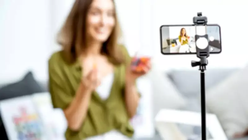 5 Annoying Food Influencer Behaviors Ruining Your Dining Experience