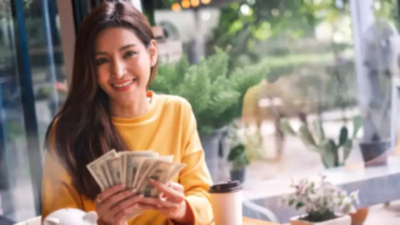 5 Smart Money Habits Every Working Woman Should Follow After Salary Credits