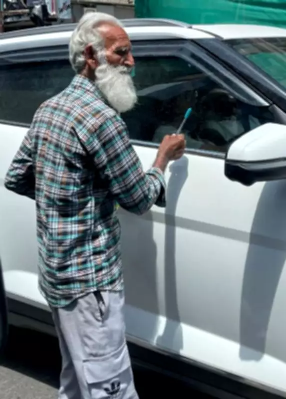 72-Year-Old Sells Pens to Fund Grandchildren's Education on Father's Day