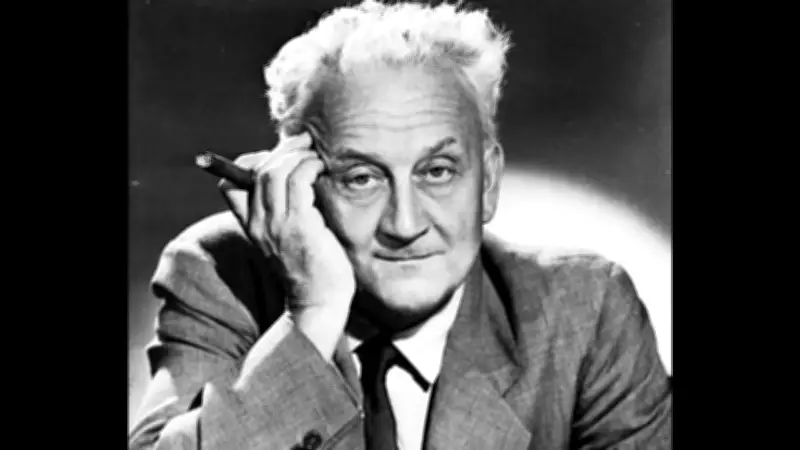 Albert Szent-Györgyi Quote: Seeing What Everyone Sees, Thinking What No One Has Thought