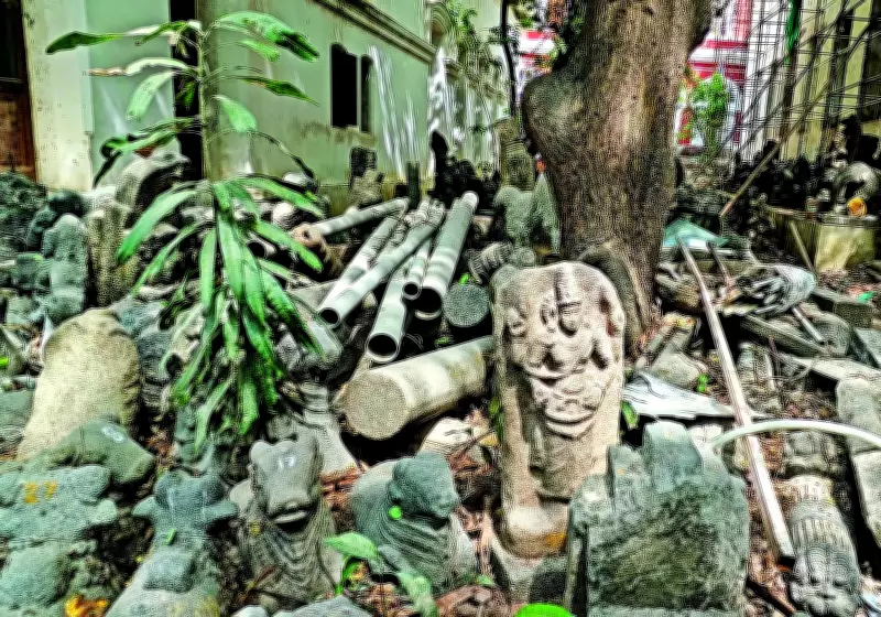 Ancient Chola and Vijayanagara Sculptures Lie Neglected at Chennai Museum