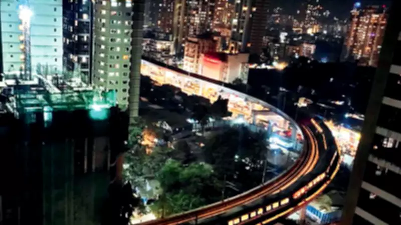 Andheri Youth Trespasses on Metro Tracks, Causes 17-Minute Service Delay