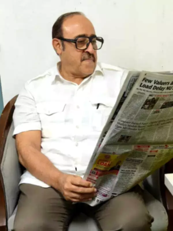 Anees Ahmed vows to mobilise Nagpur University alumni to restore its glory