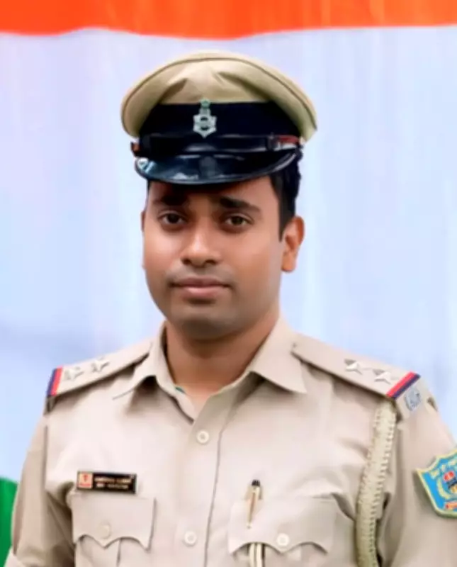 ASI Abhishek Kumar: From Crime Fighter to Go-To Man for Distressed at Bus Station