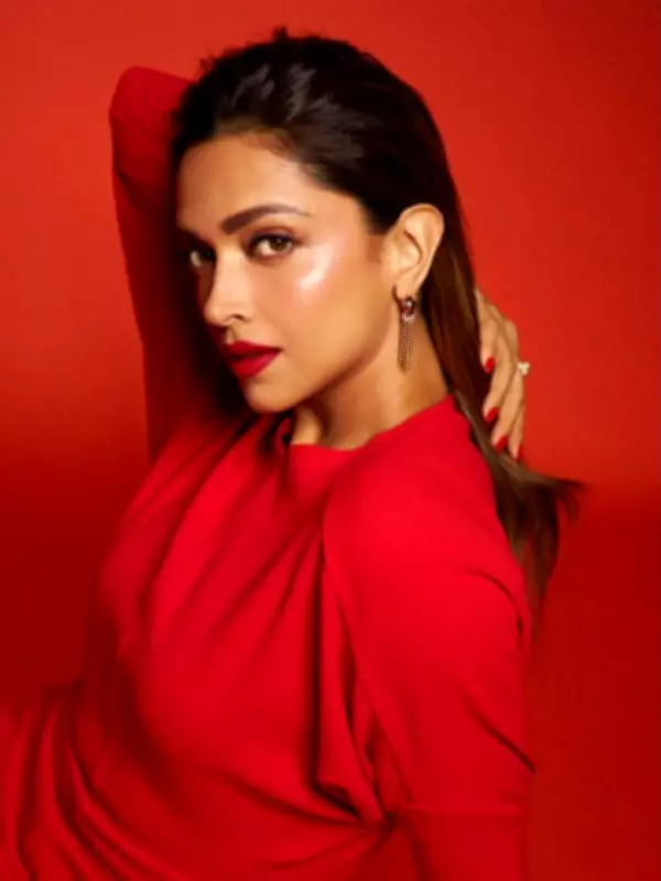 Bollywood Actresses Make Red Lips the Ultimate Power Move Over Nudes