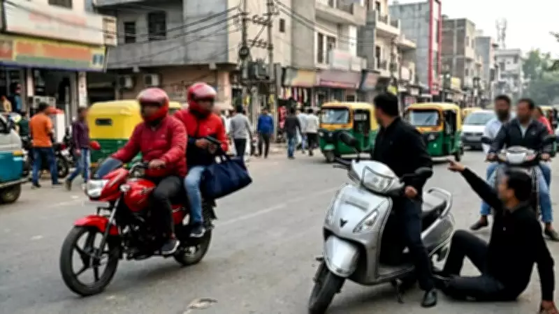 Brazen Rs 1.5 Crore Heist in North Delhi: Cashiers Robbed at Gunpoint