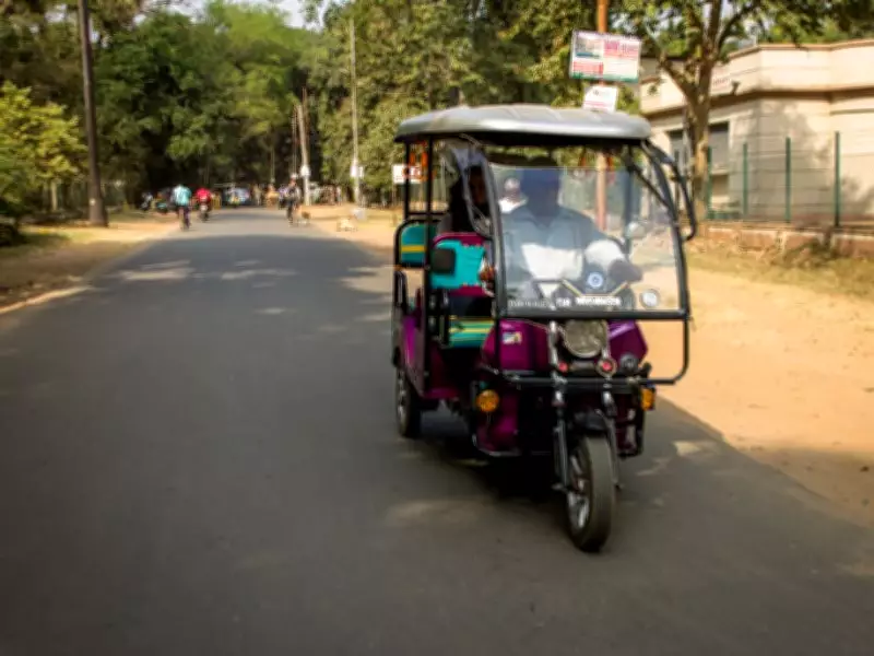 Chandigarh Mayor Saurabh Joshi Leads Green Mobility Drive, Takes E-Rickshaw to Office