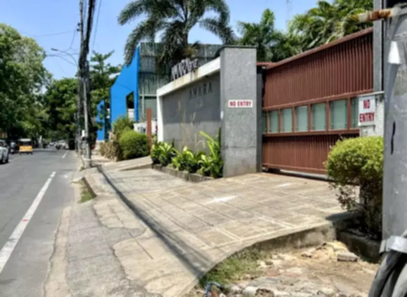 Chennai's Affluent Neighbourhoods Encroach on Pavements, Blocking Pedestrians