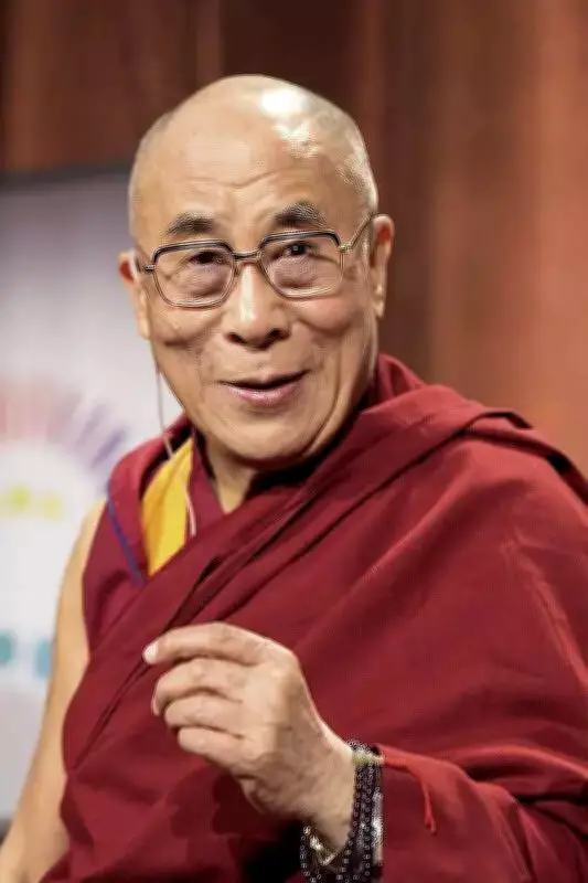 Dalai Lama to Leave Dharamshala for Knee Treatment in Delhi