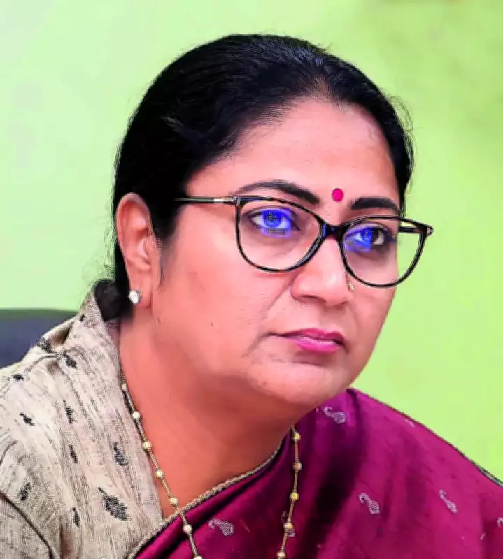 Delhi CM Rekha Gupta Opens Citizen Lounge and Learning Centre
