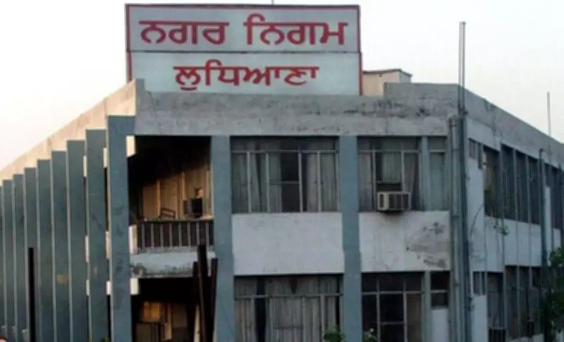 Drama at MC Office in Ludhiana After Councillor Clashes with SE Over Road Works