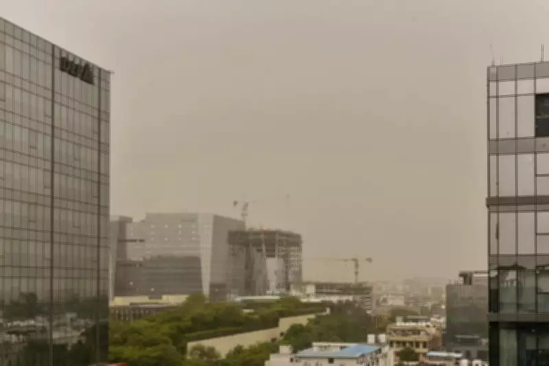 Dust Storm Hits Gurgaon, IMD Warns of Thunderstorms for Next 5 Days