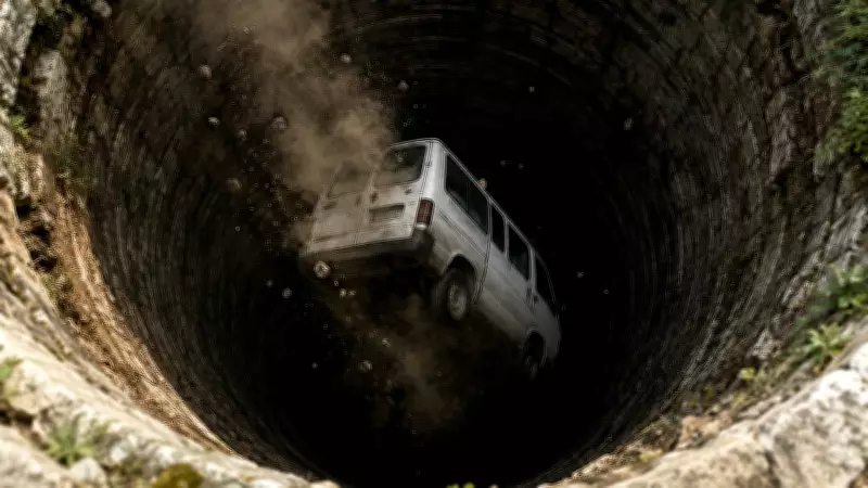 Eight die as pick-up van plunges into well in Maharashtra's Solapur