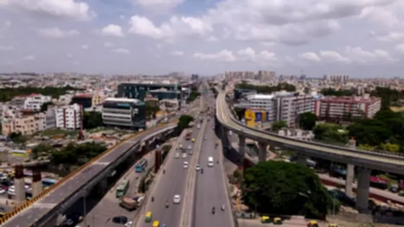 Elevated Corridors Overlook Ground Realities in Urban Planning