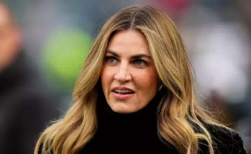 Erin Andrews Vacation Photo Sparks NFL Media Ethics Debate