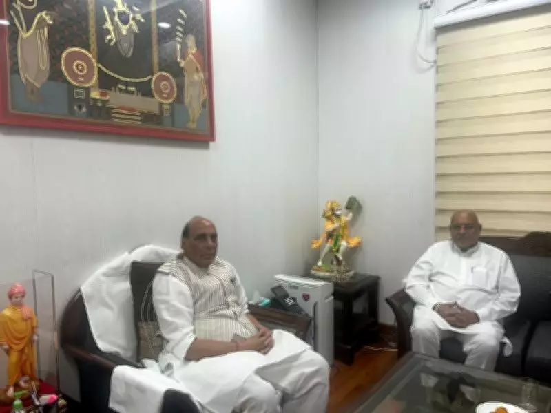 Ex-MP Avinash Rai Khanna meets Rajnath Singh over Unchi Bassi defence land issues