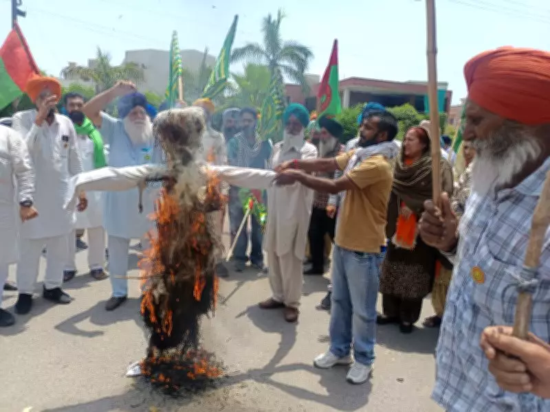 Farmers protest India-US trade pact outside Amarinder Singh's Patiala palace