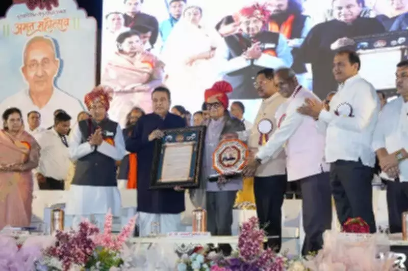 Gadkari Slams Political Defectors, Says 90% Switch Sides for Power