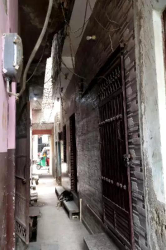 Ghaziabad: 18-year-old woman dies by suicide in hotel room; man held