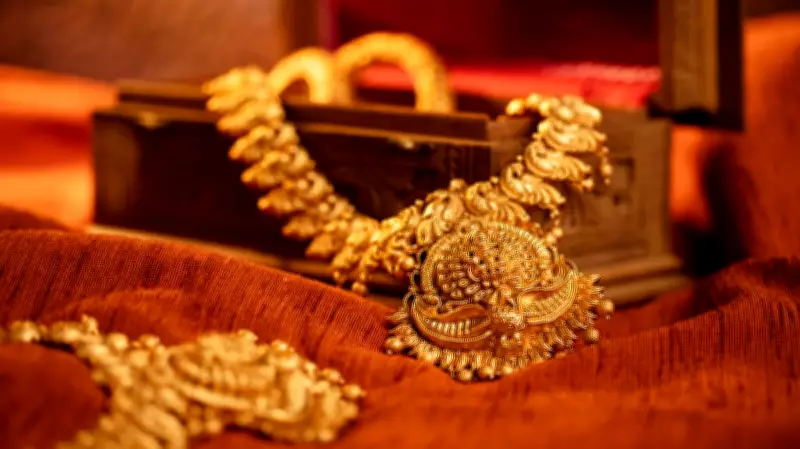 Gold ornaments worth Rs 7.98 lakh stolen in Karnataka's Belthangady
