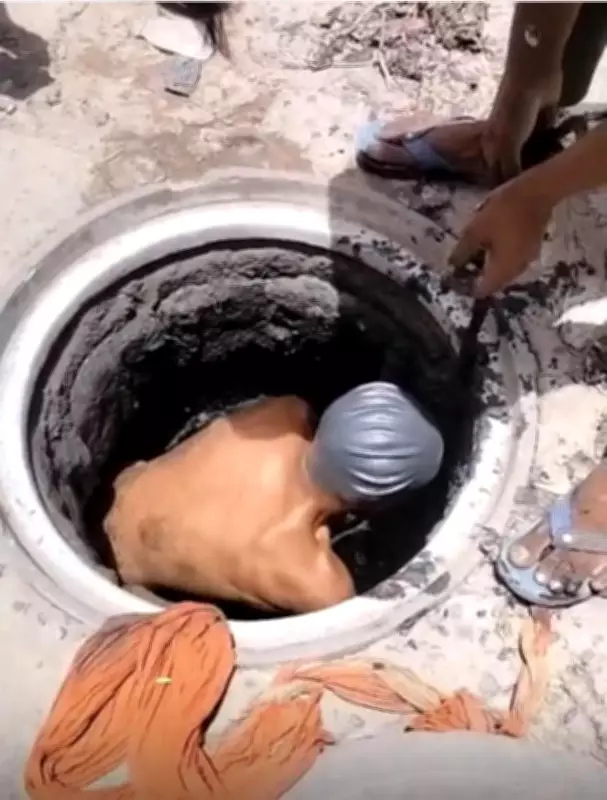 Gurgaon Sanitation Worker Caught Cleaning Sewer Without Safety Gear