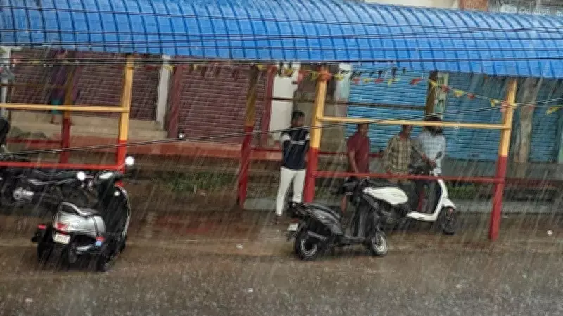 Heavy Showers Pound Karnataka's Bhadravathi; Light Rains in Coast