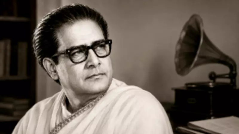 Hemant Kumar: The Voice of God Who Created Timeless Melodies with Silence