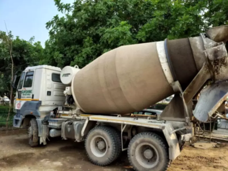 Home guard dies as concrete mixer truck hits him at Gurgaon checkpost