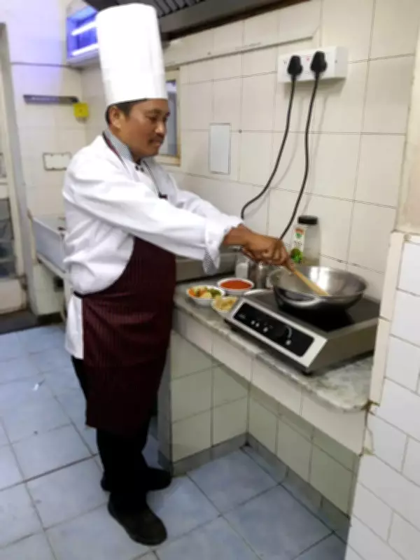 Hotels in Jaipur Shift from LPG to Electric Cooking Amid High Costs