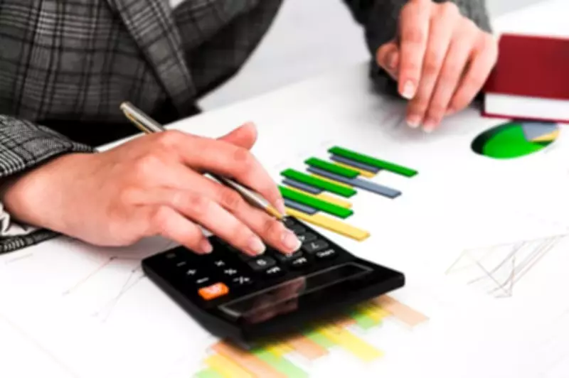 How FD Return Calculator Helps Compare Investment Tenures