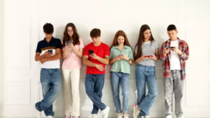 How Social Media Reshapes Teen Minds: Risks and Opportunities in India