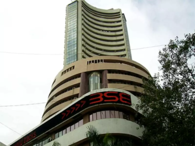 Indian Stock Markets Climb in Early Trade on Blue-Chip Buying