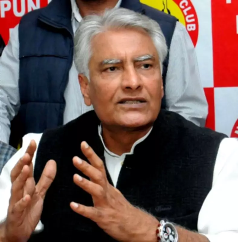 Jakhar Urges AAP MLAs to Follow Conscience Before Akal Takth in Mann Video Row