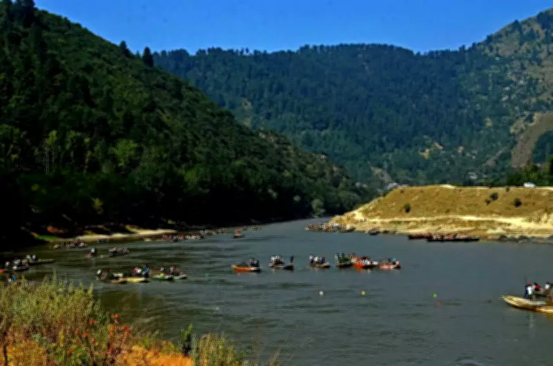 Jhelum Water Transport Plan Sparks Fear Among Srinagar Houseboat Owners