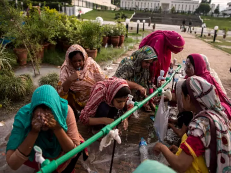 Karachi Water Crisis Worsens as Power Outages Disrupt Supply for Third Day