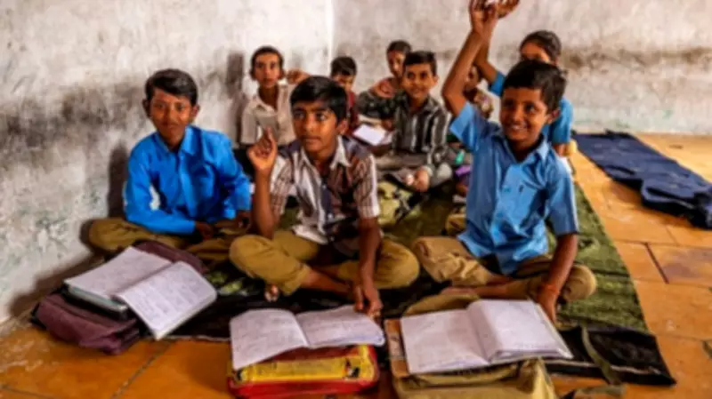 Karnataka Education Dept Approves English Medium Sections in Govt High Schools