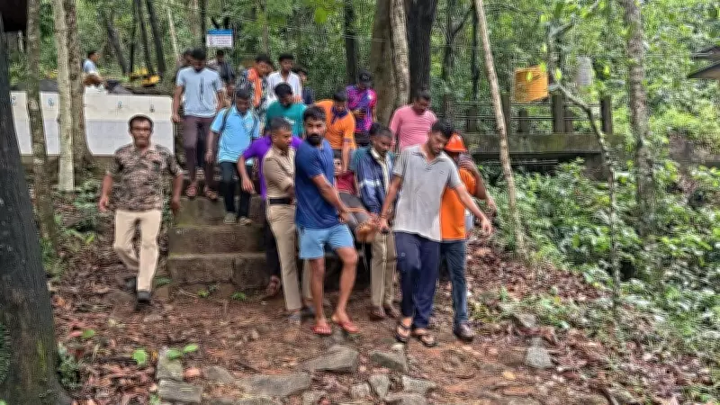 Karnataka Trekker Rescued from Gadaikallu After Acute Knee Pain