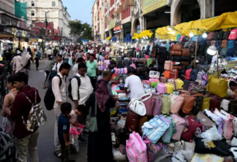 Kolkata: Hawkers Return to New Market Streets Day After Police Clearance
