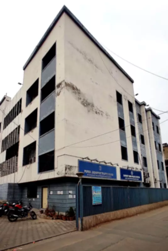 Kolkata: Pub brawl leads to attack on women's police station, constable injured