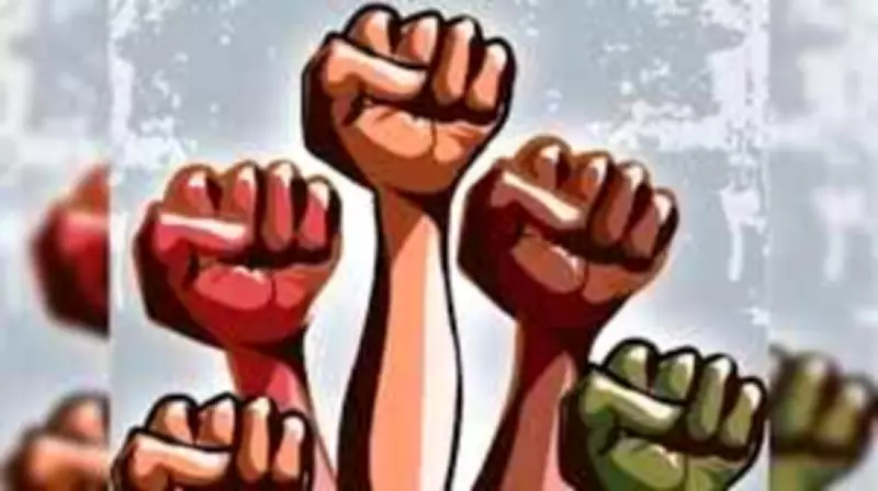 Madurai autorickshaw drivers protest for demands, block road