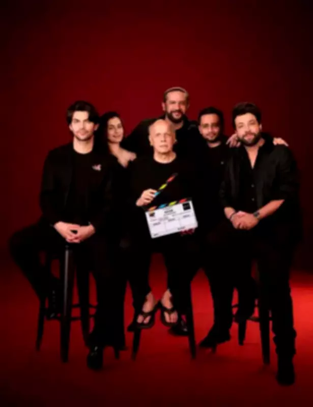 Mahesh Bhatt Shares Insights on Film Naam - To Live is War